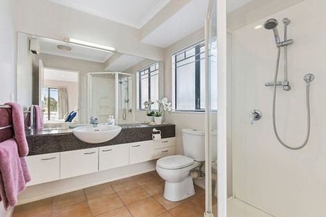 Photo of property in 12 Mohill Place, East Tamaki Heights, Auckland, 2016