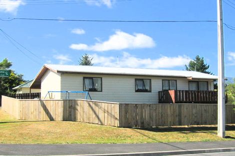 Photo of property in 1f2- Waimarama Grove, Birchville, Upper Hutt, 5018