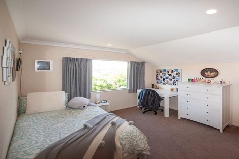 Photo of property in 10 Marford Grove, Churton Park, Wellington, 6037