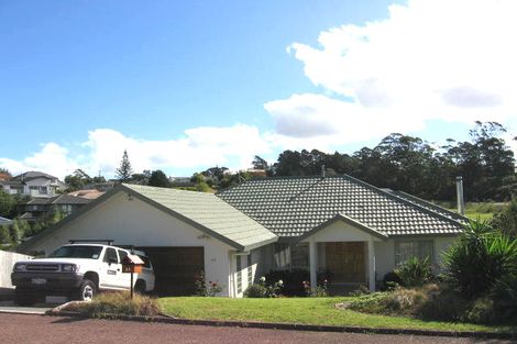 Photo of property in 27 Rifleman Rise, Unsworth Heights, Auckland, 0632