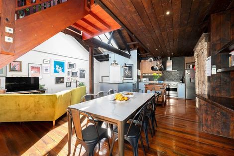 Photo of property in 1/12 Little George Street, Thorndon, Wellington, 6011