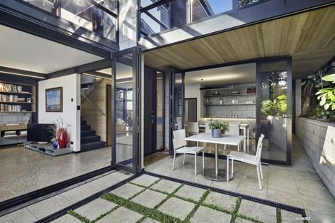 Photo of property in 377a Karaka Bay Road, Karaka Bays, Wellington, 6022