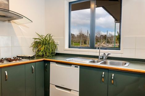 Photo of property in 30 Cabeleigh Drive, Helensville, 0800