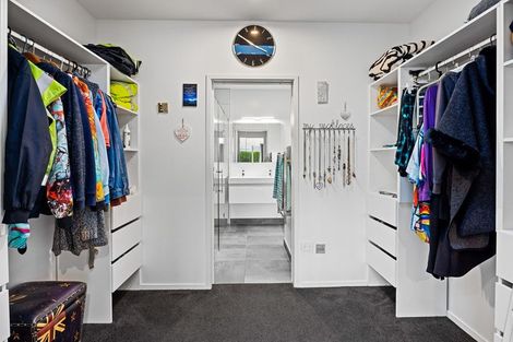 Photo of property in 22 Mercade Close, Stratford, 4332