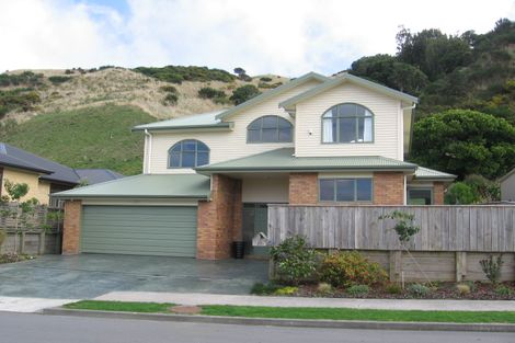 Photo of property in 18 Chippenham Grove, Churton Park, Wellington, 6037
