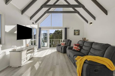 Photo of property in 10 Linwood Way, Island Bay, Wellington, 6023
