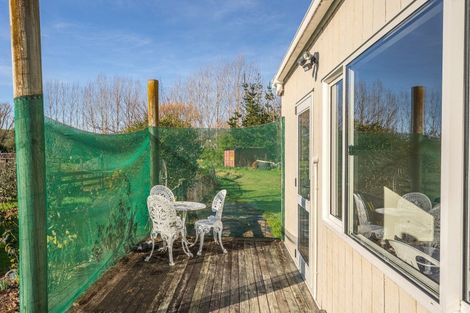 Photo of property in 30 Convent Road, Otaki, 5512
