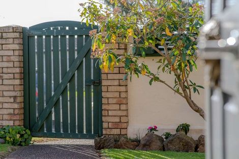 Photo of property in 21 Fairway Drive, Kerikeri, 0230