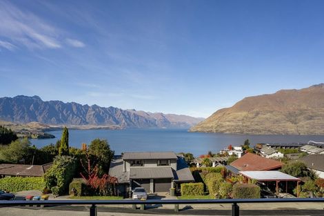 Photo of property in 54c Wynyard Crescent, Fernhill, Queenstown, 9300