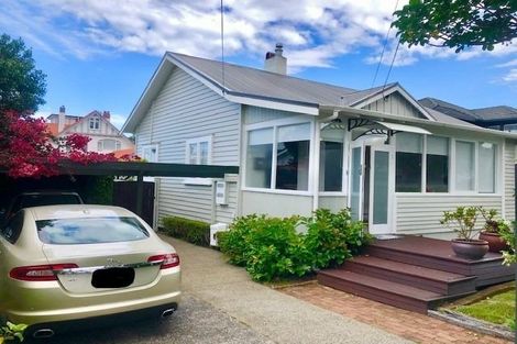 Photo of property in 11 Ocean View Road, Milford, Auckland, 0620