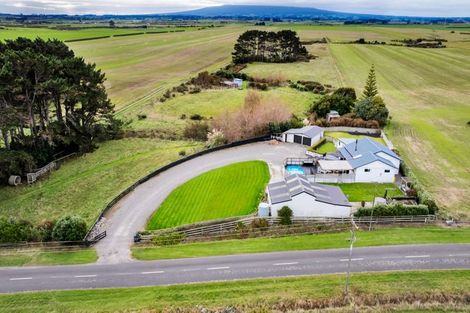 Photo of property in 1288 Normanby Road, Manaia, Hawera, 4678