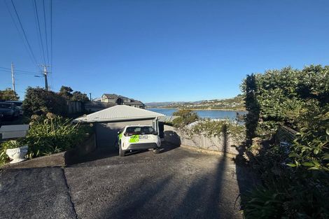 Photo of property in 24 Seaview Road, Paremata, Porirua, 5024
