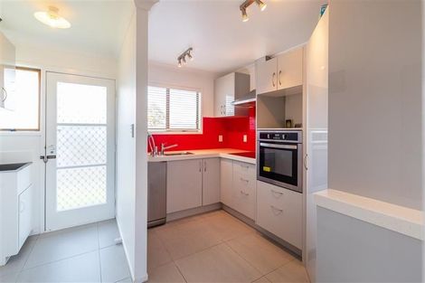 Photo of property in 58 Strid Road, Te Atatu South, Auckland, 0610