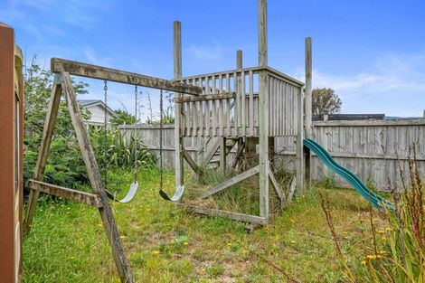 Photo of property in 11 James Street, Waikawa Beach, Manakau, 5573