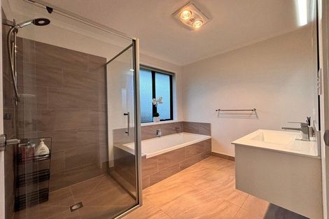 Photo of property in 23 Rowles Road, Pukekohe, 2120