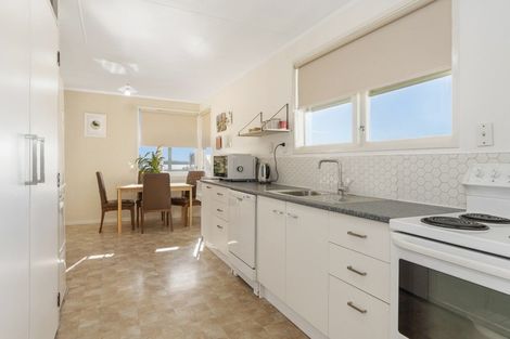 Photo of property in 14 Rangataua Street, Welcome Bay, Tauranga, 3112