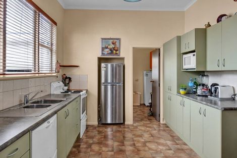 Photo of property in 10 Morrissey Street, Hawera, 4610