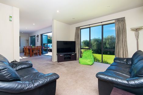 Photo of property in 14 Springvale Road, Waiuku, 2123
