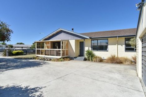 Photo of property in 40 Medina Crescent, Parklands, Christchurch, 8083