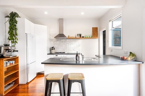 Photo of property in 35 Strathavon Road, Miramar, Wellington, 6022
