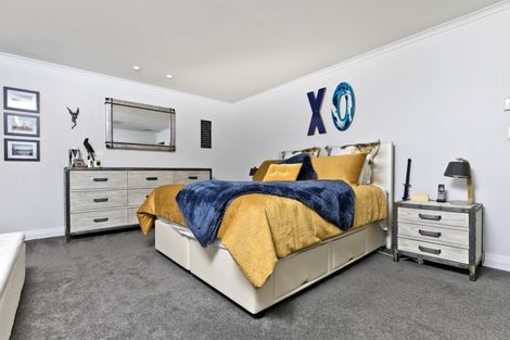 Photo of property in 11a Churchouse Road, Greenhithe, Auckland, 0632