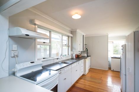 Photo of property in 23 Featherston Street, Takaro, Palmerston North, 4412