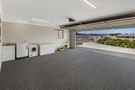 Photo of property in 247 Parklands Avenue, Bell Block, New Plymouth, 4312