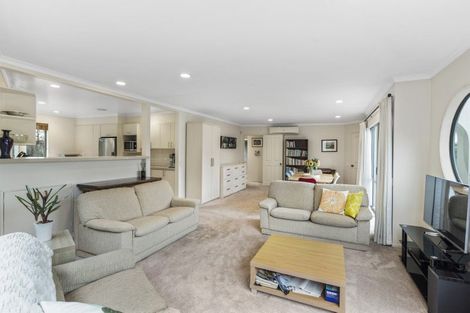 Photo of property in 10 Norman Road, Hauraki, Auckland, 0622