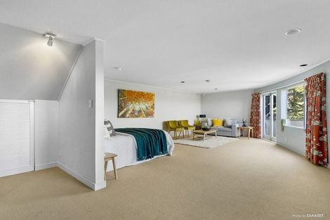 Photo of property in 53 Harbour View Road, Northland, Wellington, 6012