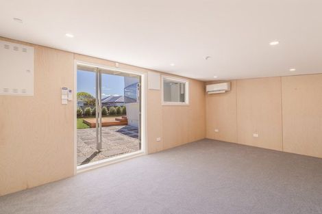 Photo of property in 20 Derrett Place, Saint Martins, Christchurch, 8022