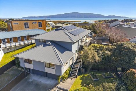 Photo of property in 42 Hicks Crescent, Waikanae Beach, Waikanae, 5036