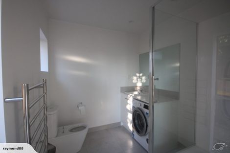 Photo of property in 3/104 East Coast Road, Forrest Hill, Auckland, 0620
