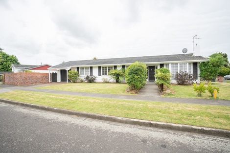 Photo of property in 1 Rakino Place, Awapuni, Palmerston North, 4412
