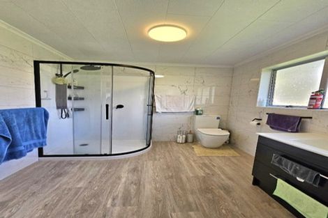 Photo of property in 4 Poplar Grove, Whalers Gate, New Plymouth, 4310