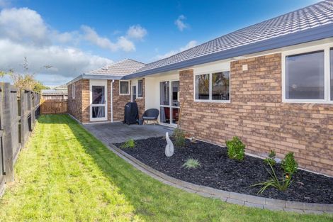 Photo of property in 12 Flora Way, Rototuna, Hamilton, 3210