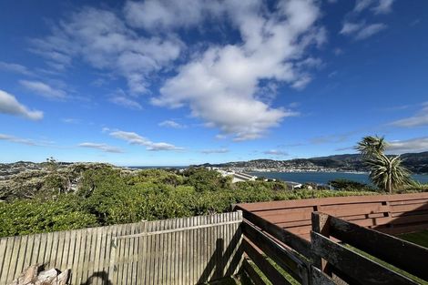 Photo of property in 38 Duchess Place, Maupuia, Wellington, 6022