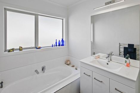 Photo of property in 2b Sandown Avenue, Himatangi Beach, Foxton, 4891