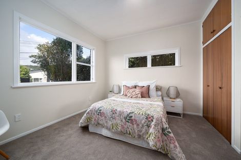 Photo of property in 11 Angell Street, Johnsonville, Wellington, 6037