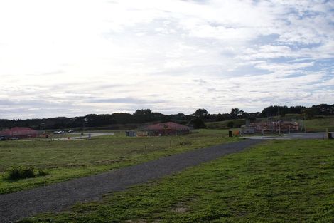 Photo of property in 9 Pihoihoi Close, Waikanae, 5036