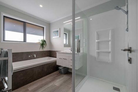 Photo of property in 33 Monarch Drive, Ashhurst, 4810