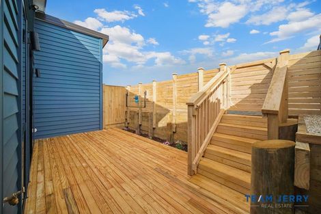 Photo of property in 43 Tributary Parade, Karaka, 2113