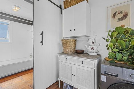 Photo of property in 70 Saxton Road, Upper Vogeltown, New Plymouth, 4371