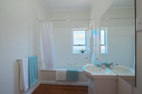 Photo of property in 8 Hinton Road, Taradale, Napier, 4112