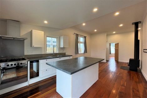 Photo of property in 109 Onepu Road, Lyall Bay, Wellington, 6022