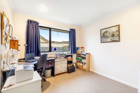 Photo of property in 11 Cleveland Heights, Kelvin Grove, Palmerston North, 4414
