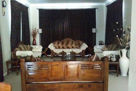 Photo of property in 28 Kaseng Place, East Tamaki Heights, Auckland, 2016