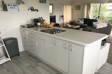 Photo of property in 28 Rewarewa Road, Te Atatu Peninsula, Auckland, 0610