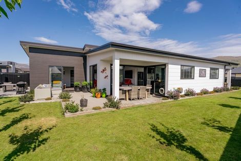 Photo of property in 1 Fraer Street, Cromwell, 9310