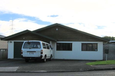 Photo of property in 6a Karamu Street, Te Atatu Peninsula, Auckland, 0610