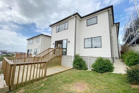 Photo of property in 42 Mcwhirters Farm Lane, Massey, Auckland, 0614